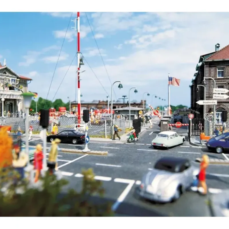 Busch 7086 HO 6' Flex Asphalt Highway - Your Source for Gaming Essentials Trains