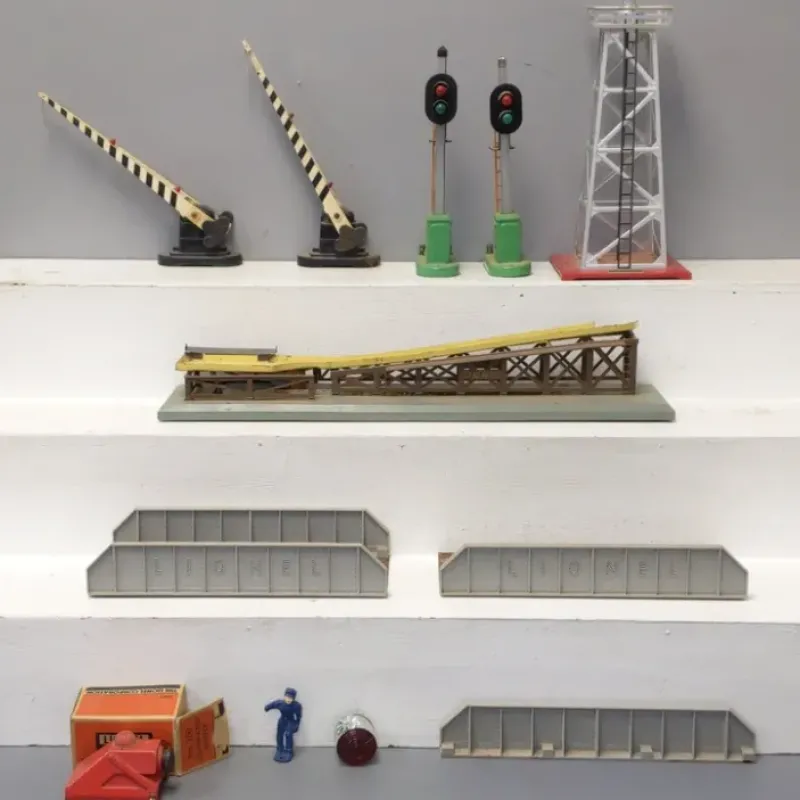 Lionel Vintage O Gauge Accessories: 260, 153, 362, 252, 252, 394, 6-2214 [9] VG - Your Source for Gaming Essentials Trains