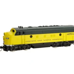 MicroTrains 98001381 Z Chicago & North Western EMD F7A - Standard DC #4070-A - Your Source for Gaming Essentials*