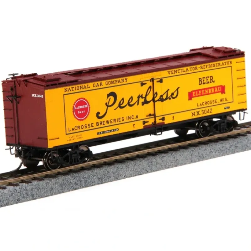 MTH 80-94024 HO LaCrosse Breweries R40-2 Woodside Reefer #3045 - Your Source for Gaming Essentials* Outlet