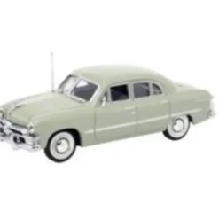 MTH 30-50093 O 1950 Ford 4-Door Sedan - Sea Mist Green - Your Source for Gaming Essentials* Hot