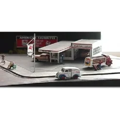 Showcase Miniatures 104 Wally's Filling Station - Your Source for Gaming Essentials* Sale